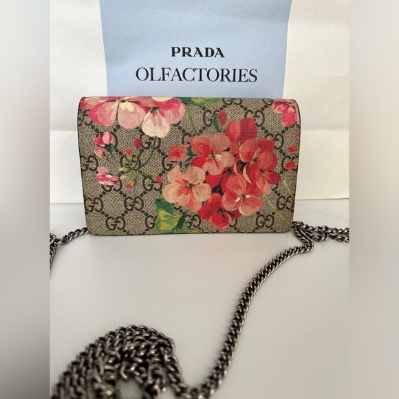 Gucci GG Supreme Monogram Blooms Super Mini Dionysus Shoulder Bag - Picture 5 of 9